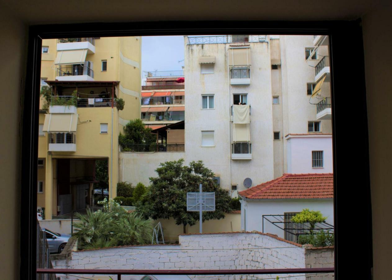 Cute Apartment In The Center Of The City Larissa Luaran gambar